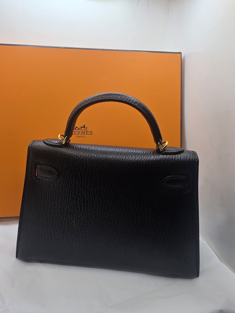 Hermes Kelly 20 Black Mini Top-Handle Bag with Gold Hardware - Picture 2 of 9